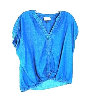 UNIVERSAL THREAD Top Tee Blue Small Ho-Lo  Denim Look